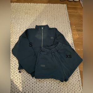 SET ACTIVE SWEAT SET - TOP SIZE S, SHORTS - XS